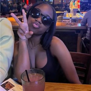 Meet your Posher, Mady